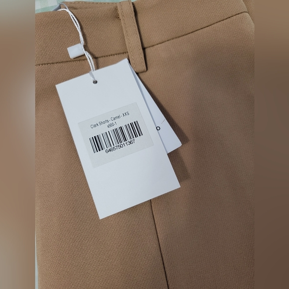Petite Studio Clark Shorts In Camel size XXS - Picture 4 of 5